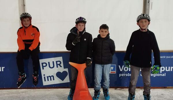 Schlittschuhvergnügen auf der Eisarena